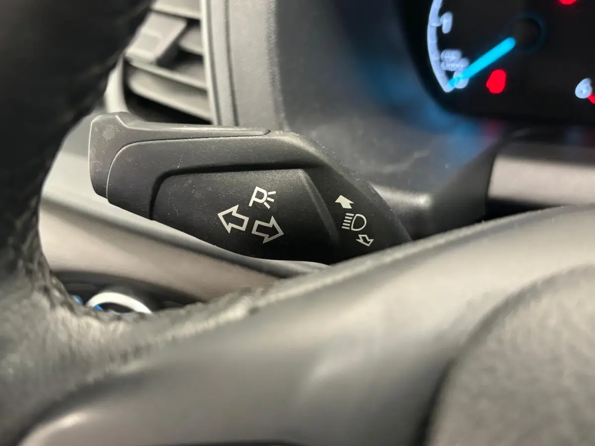310 2.0 TDCI L2H2 Trend 130PK Airco Cruise Control Stoelverwarming Verwarmbare voorruit Parkeersensoren Elektrische verstelbare voorstoel