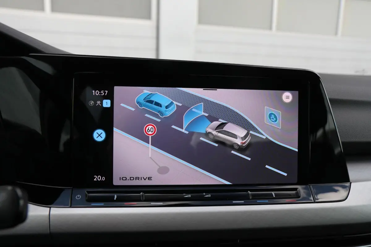 1.0 eTSI 110pk DSG Life | Navigatie | Achteruitrijcamera | App Connect