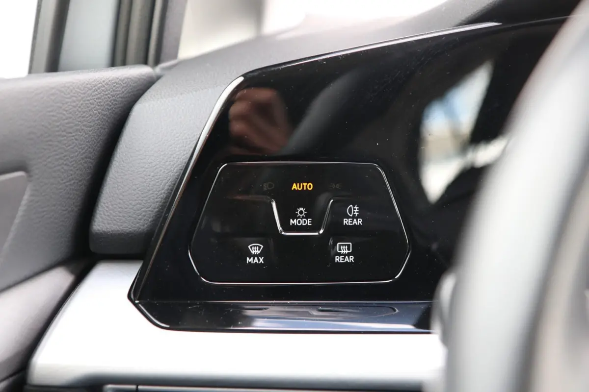 1.0 eTSI 110pk DSG Life | Navigatie | Achteruitrijcamera | App Connect