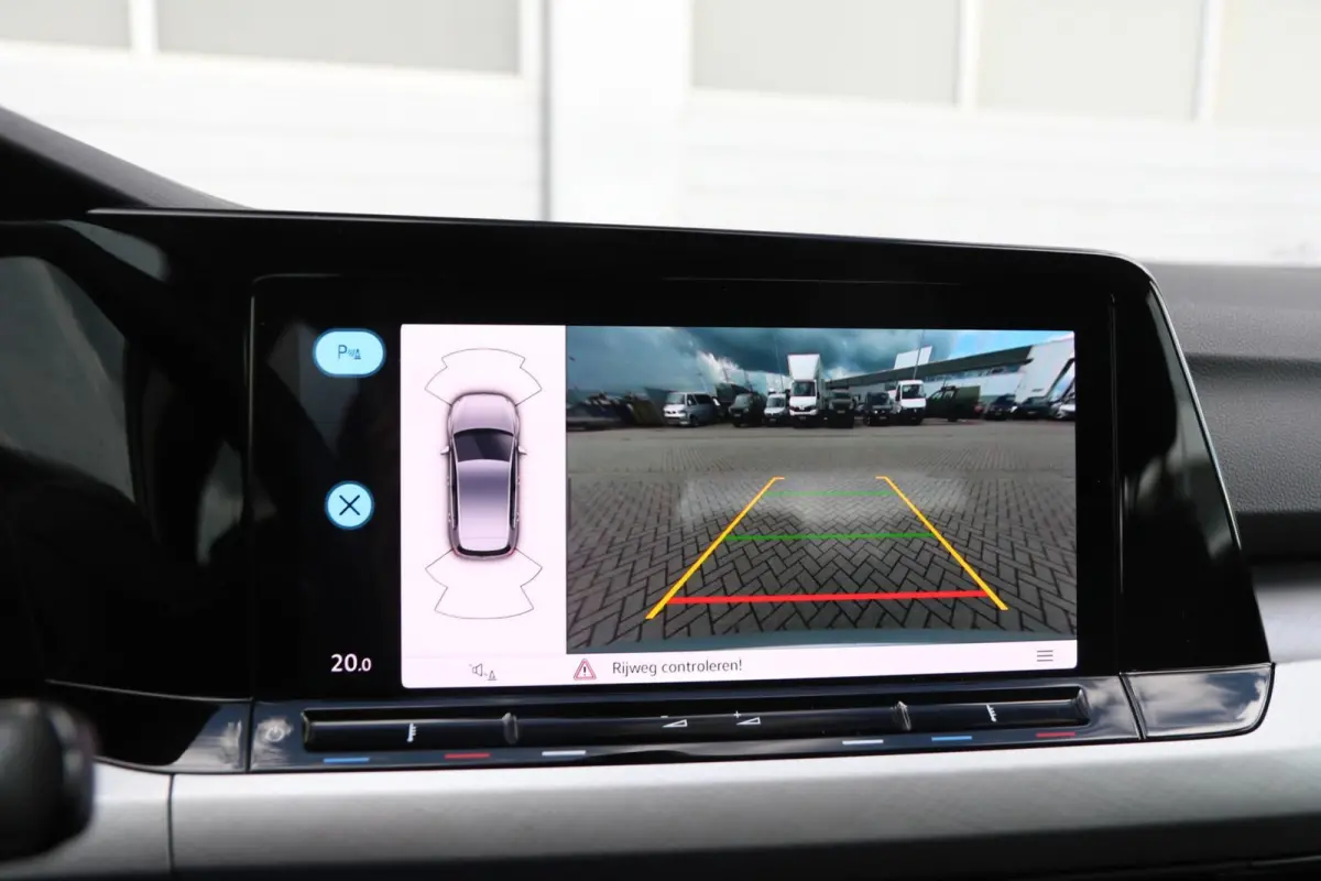1.0 eTSI 110pk DSG Life | Navigatie | Achteruitrijcamera | App Connect