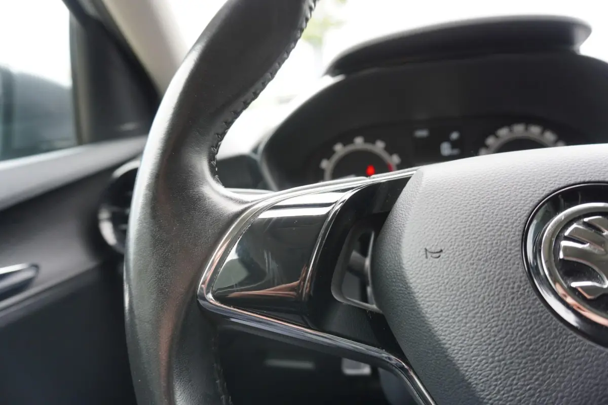 1.0 TSI 95pk Active | LaneAssist | Airco | DAB | VermoeidheidsHerkenning