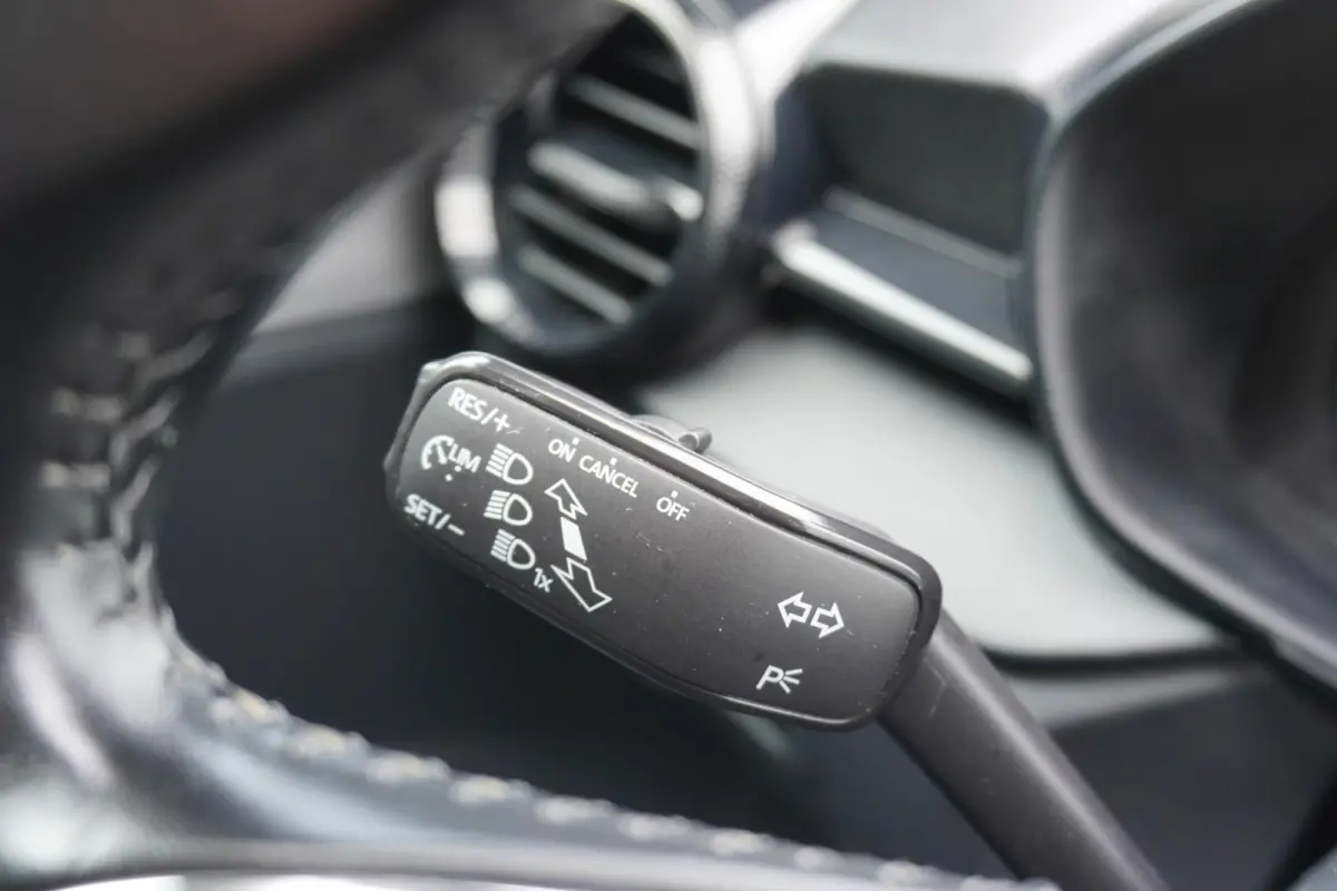 1.0 TSI 95pk Active | LaneAssist | Airco | DAB | VermoeidheidsHerkenning