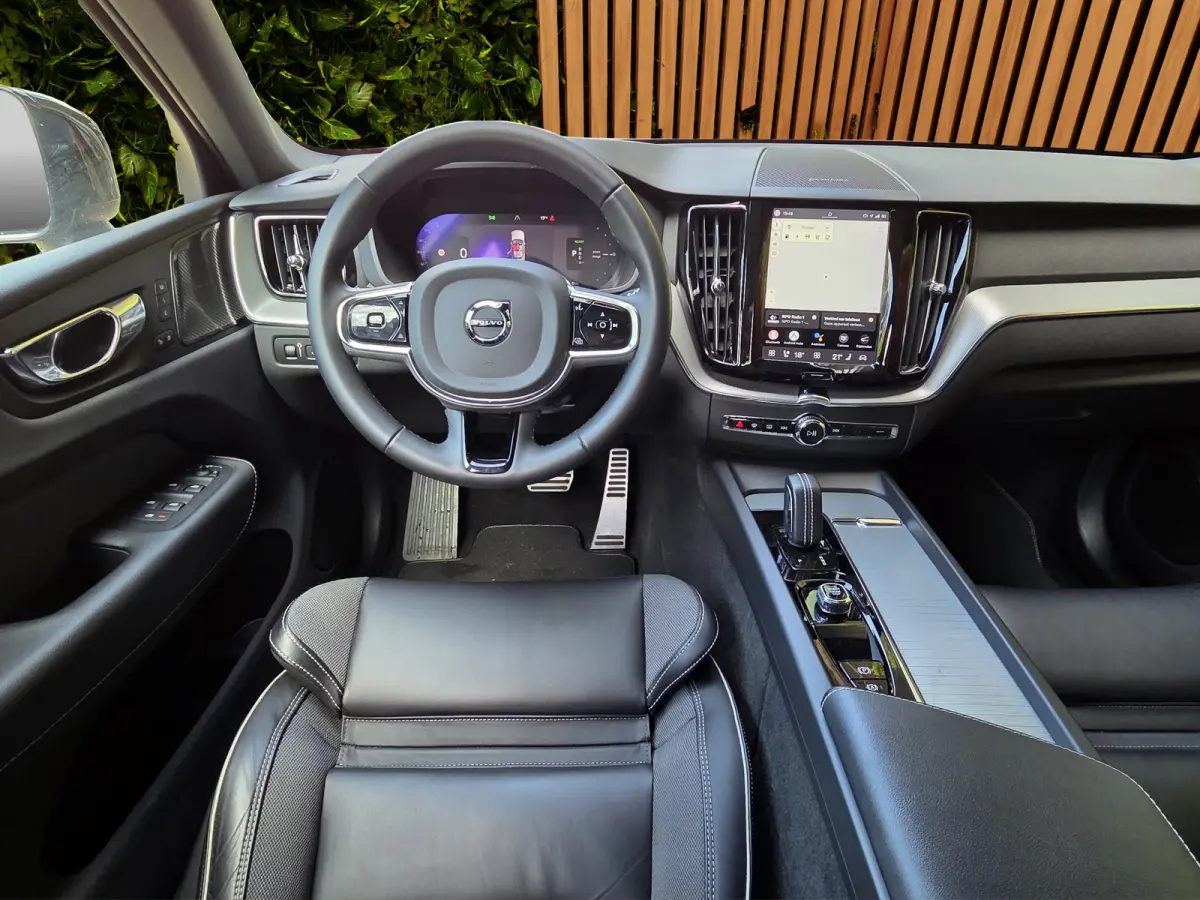 2.0 T6 AWD Recharge Ultimate Dark | Pilot Assist | Schuifdak | Memory | Harman/Kardon | Head-up display
