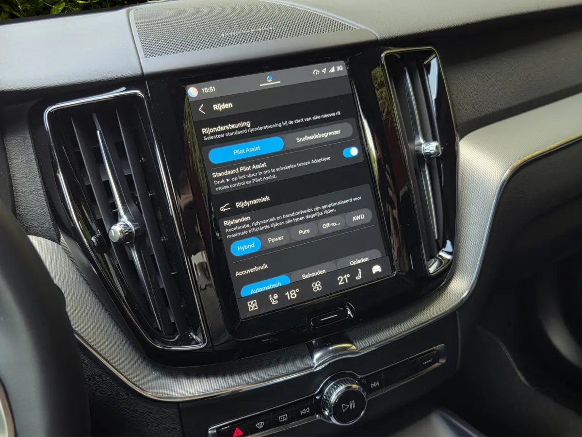 2.0 T6 AWD Recharge Ultimate Dark | Pilot Assist | Schuifdak | Memory | Harman/Kardon | Head-up display