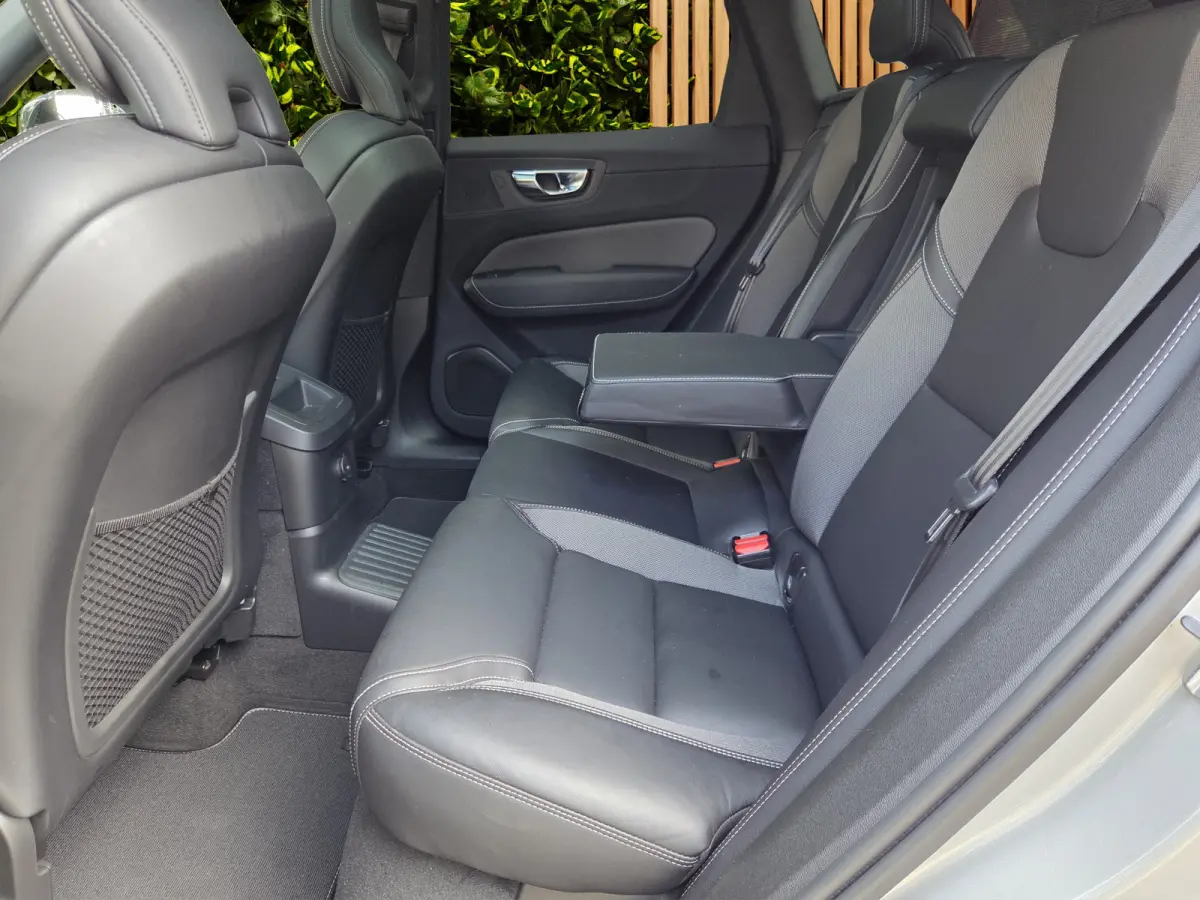 2.0 T6 AWD Recharge Ultimate Dark | Pilot Assist | Schuifdak | Memory | Harman/Kardon | Head-up display