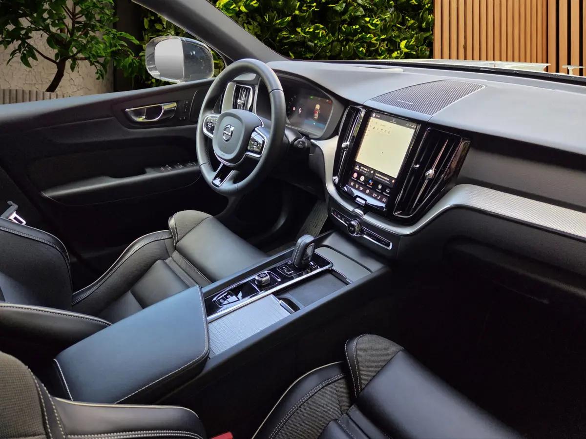 2.0 T6 AWD Recharge Ultimate Dark | Pilot Assist | Schuifdak | Memory | Harman/Kardon | Head-up display