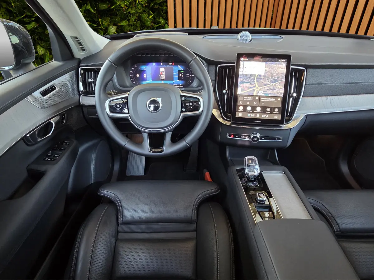 2.0 T8 Plug-in hybrid AWD Ultra Dark | Luchtvering | Massage/ventilatie | Bowers&Wilkins | Trekhaak