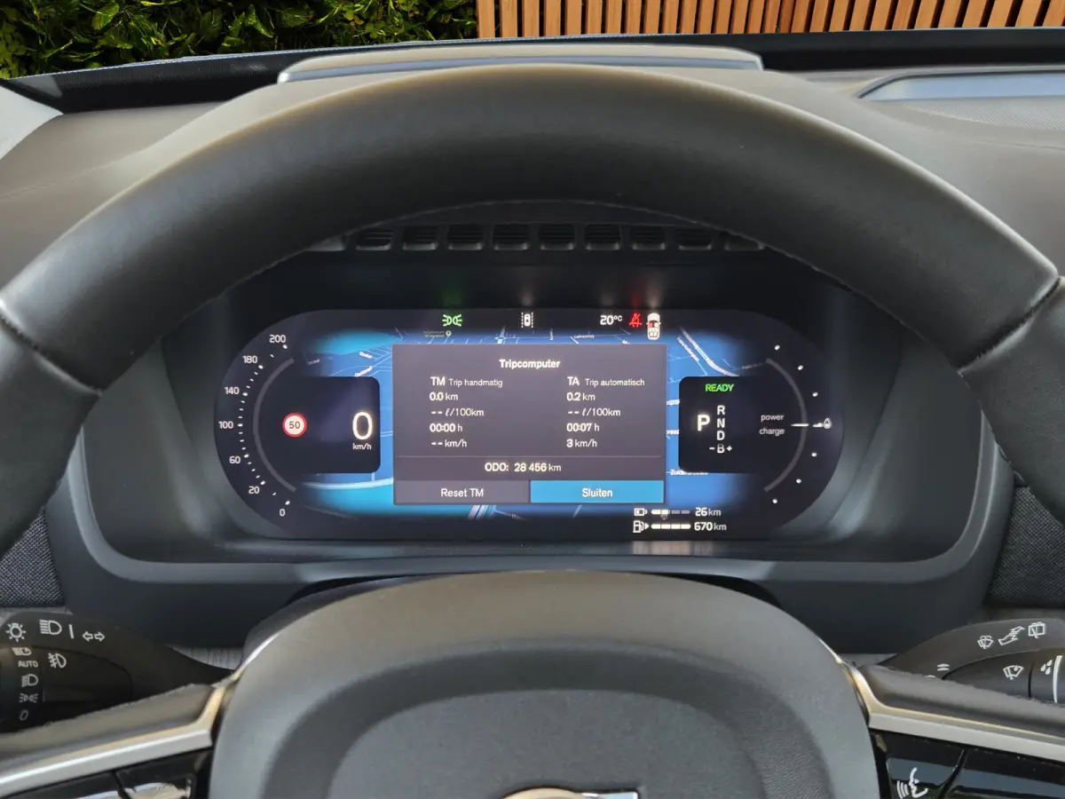2.0 T8 Plug-in hybrid AWD Ultra Dark | Luchtvering | Massage/ventilatie | Bowers&Wilkins | Trekhaak