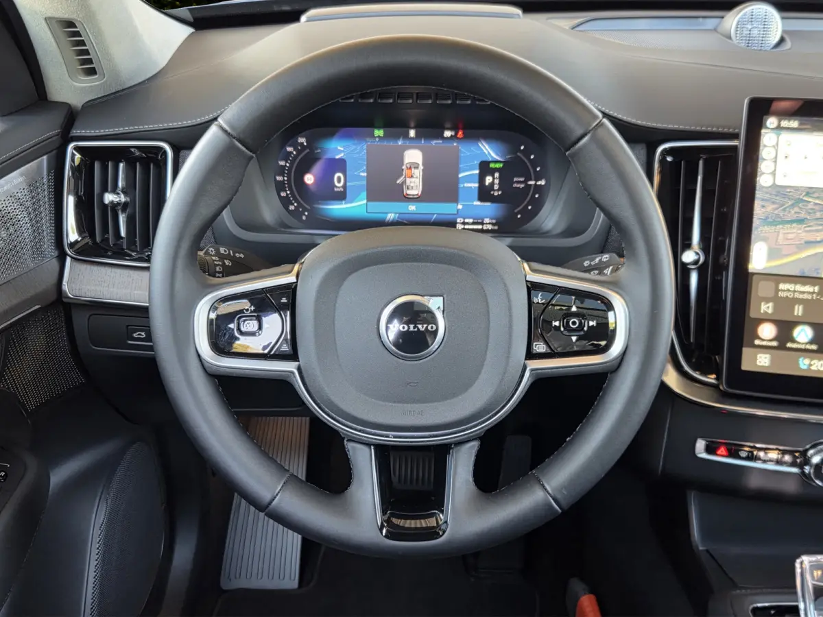 2.0 T8 Plug-in hybrid AWD Ultra Dark | Luchtvering | Massage/ventilatie | Bowers&Wilkins | Trekhaak