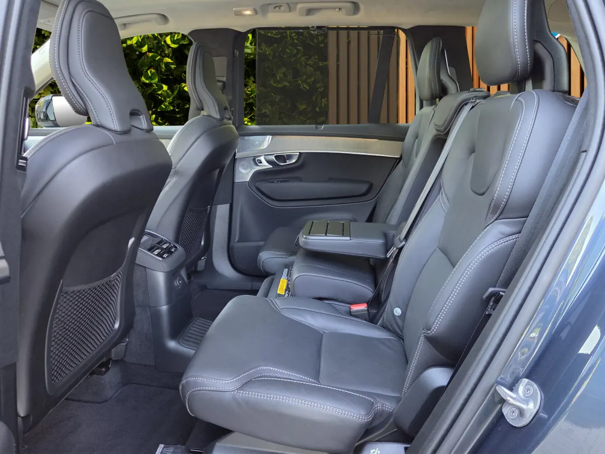 2.0 T8 Plug-in hybrid AWD Ultra Dark | Luchtvering | Massage/ventilatie | Bowers&Wilkins | Trekhaak