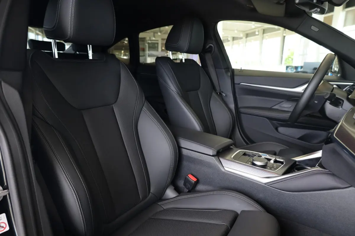 Gran Coupé eDrive40 | M Sportpakket | SOH 95,1% | Voorstoelen Verwarmd |