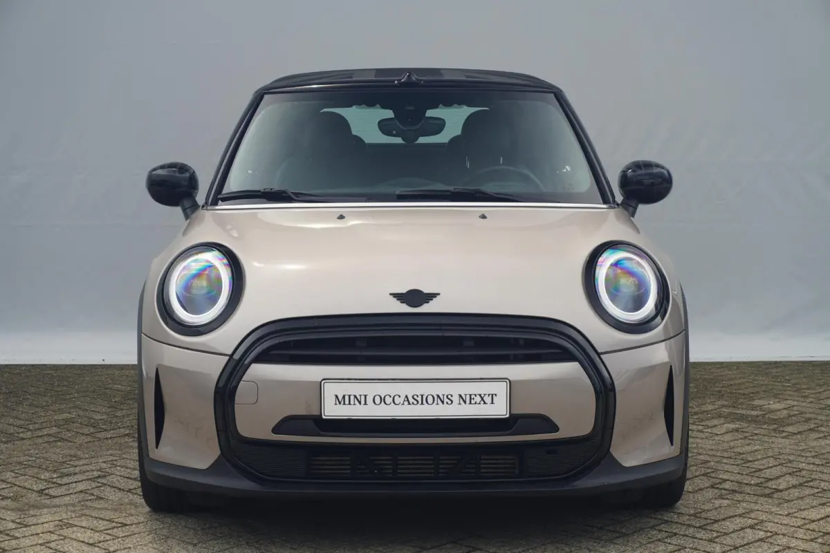 ONE Classic Uitvoering | Harman Kardon | Driving Assistant | Comfort Acces | Stoel & Stuurverwarming | Achteruitrijcamera