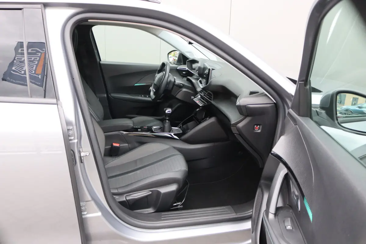 1.2 PureT. 130PK Allure Gr.-Navigatie/Camera/Cruise-control/Carplay-android