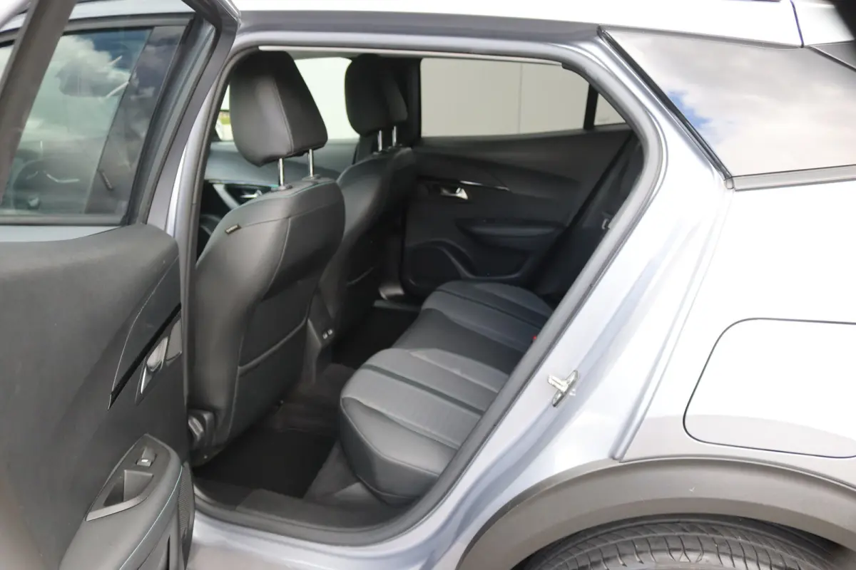1.2 PureT. 130PK Allure Gr.-Navigatie/Camera/Cruise-control/Carplay-android