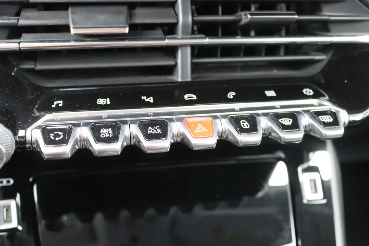 1.2 PureT. 130PK Allure Gr.-Navigatie/Camera/Cruise-control/Carplay-android