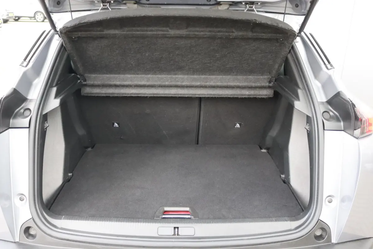 1.2 PureT. 130PK Allure Gr.-Navigatie/Camera/Cruise-control/Carplay-android