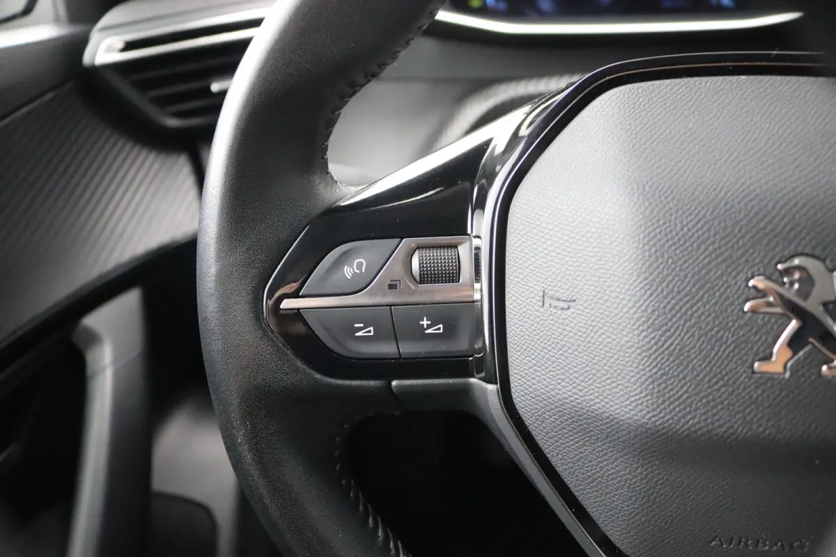 1.2 PureT. 130PK Allure Gr.-Navigatie/Camera/Cruise-control/Carplay-android