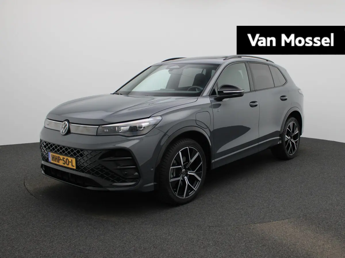 1.5 eHybrid R-Line Edition 204 PK| Origineel Nederlands | 1e Eigenaar | Navigatie | Achteruitrijcamera | Digitale Cockpit | Black Style | Dodehoekdetectie