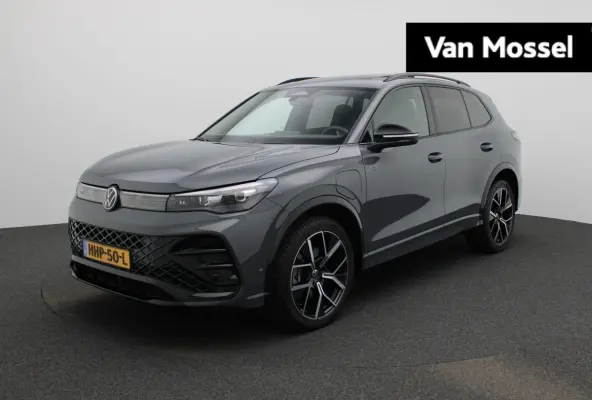 1.5 eHybrid R-Line Edition 204 PK| Origineel Nederlands | 1e Eigenaar | Navigatie | Achteruitrijcamera | Digitale Cockpit | Black Style | Dodehoekdetectie