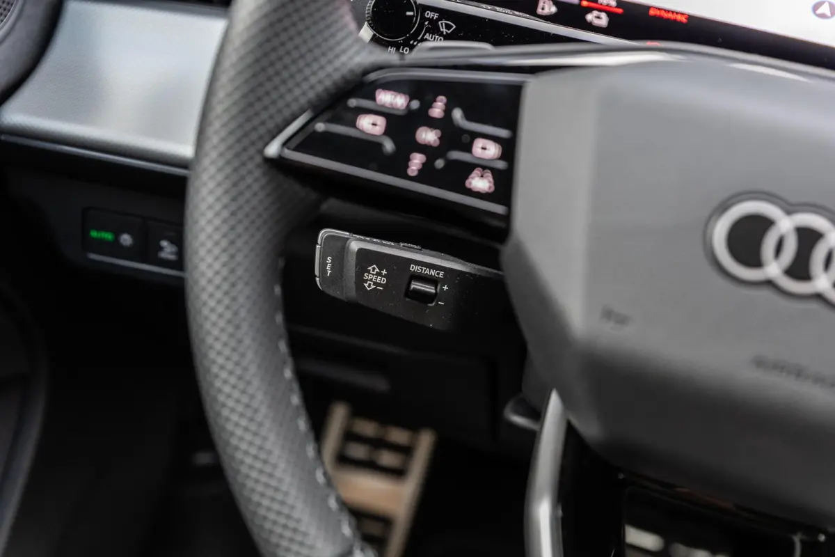 1.5 e-hybrid 272pk S edition | Leder interieur | Tech Plus pakket | 19'' velgen