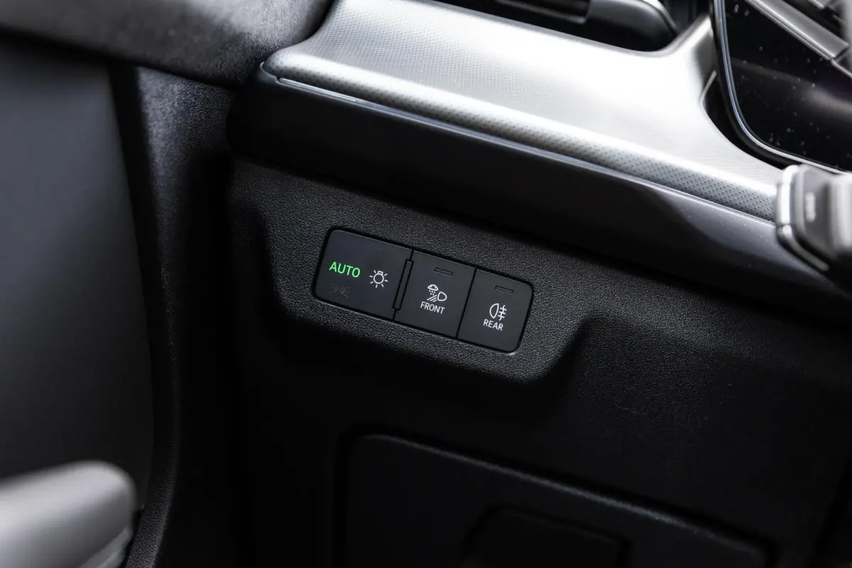 1.5 e-hybrid 272pk S edition | Leder interieur | Tech Plus pakket | 19'' velgen