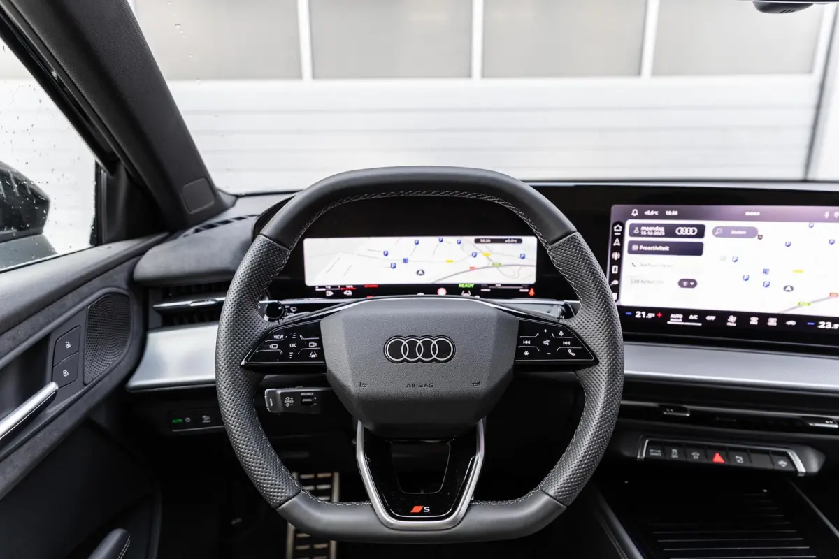 1.5 e-hybrid 272pk S edition | Leder interieur | Tech Plus pakket | 19'' velgen