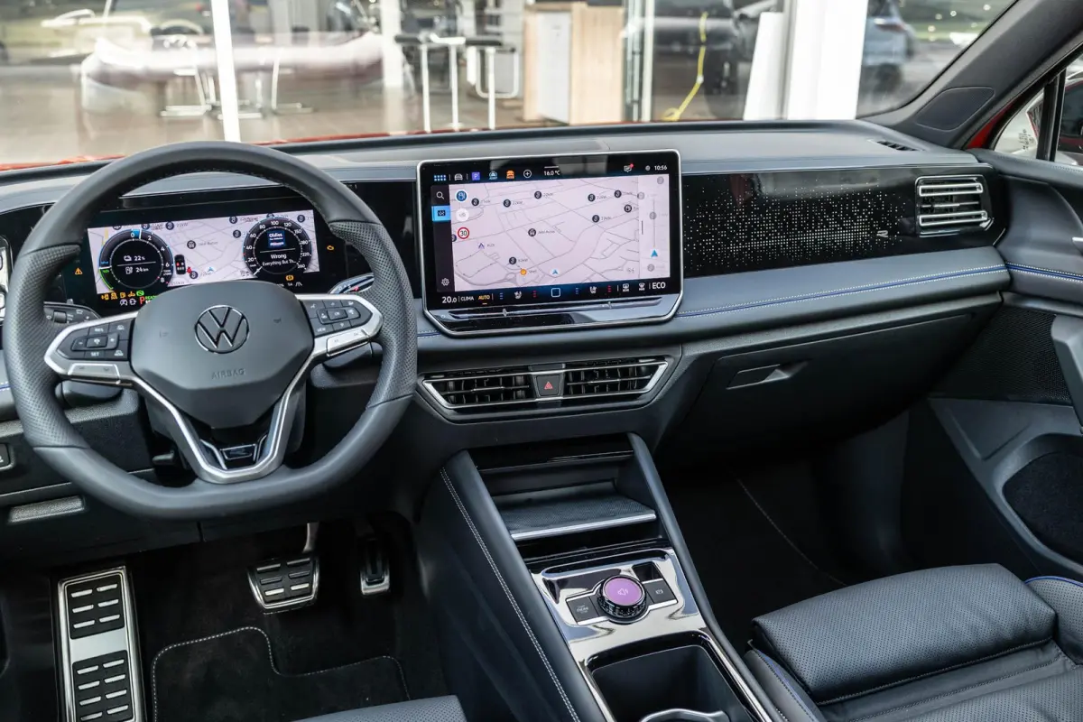 1.5 eHybrid 204pk R-Line Edition | Panoramadak | Leder | Trekhaak | Stoel Ventilatie
