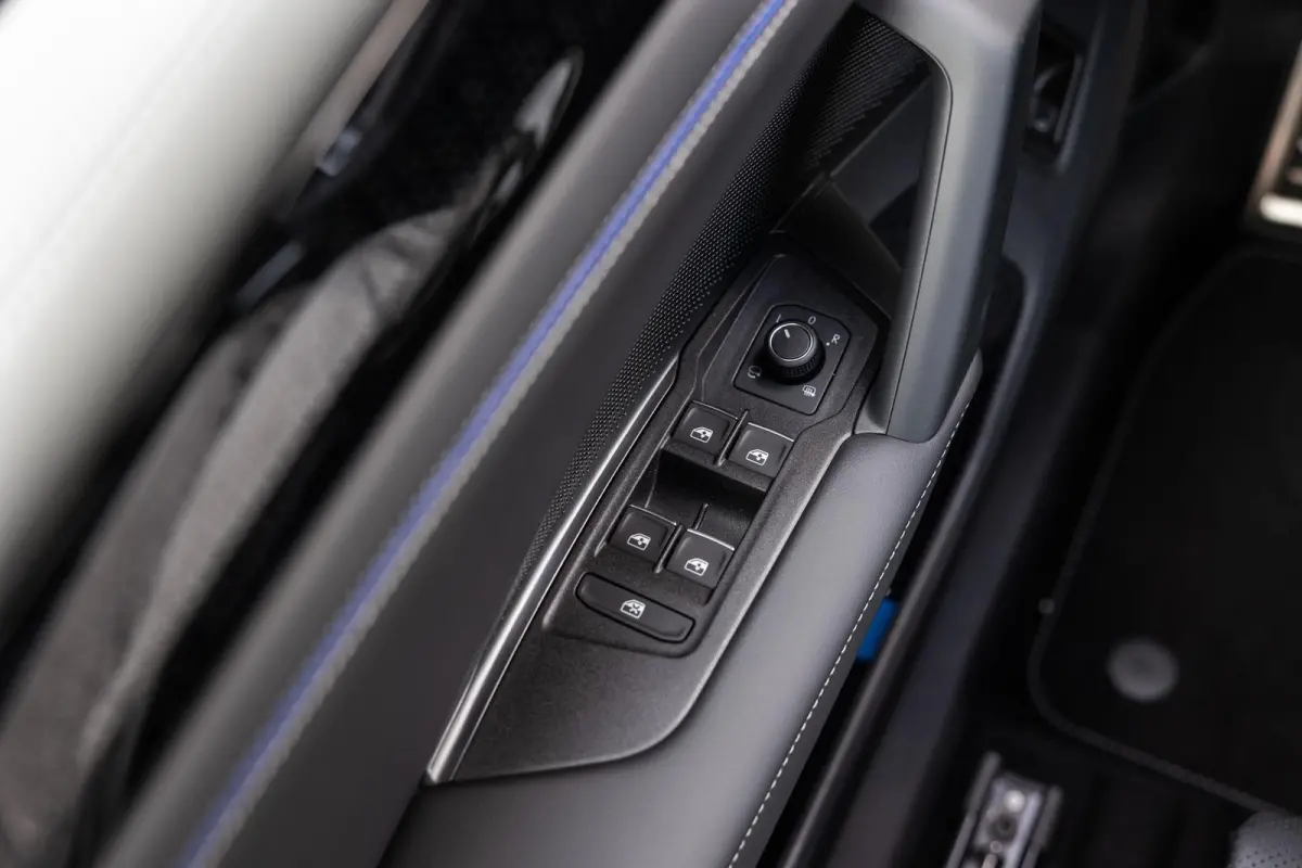 1.5 eHybrid 204pk R-Line Edition | Panoramadak | Leder | Trekhaak | Stoel Ventilatie