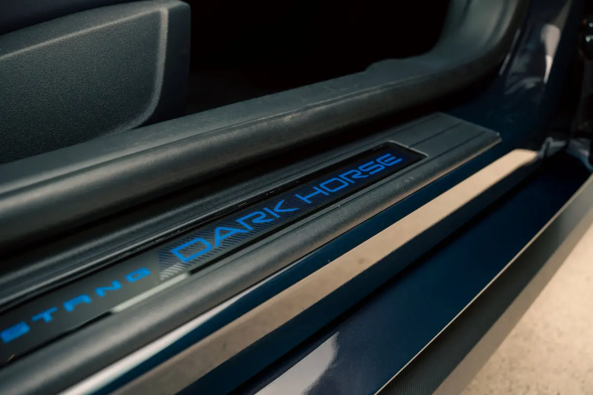 5.0 V8 DARK HORSE | Org. NL | Recaro | Adap. Cruise | BLIS