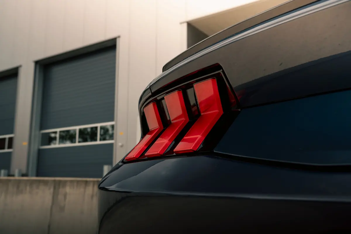 5.0 V8 DARK HORSE | Org. NL | Recaro | Adap. Cruise | BLIS
