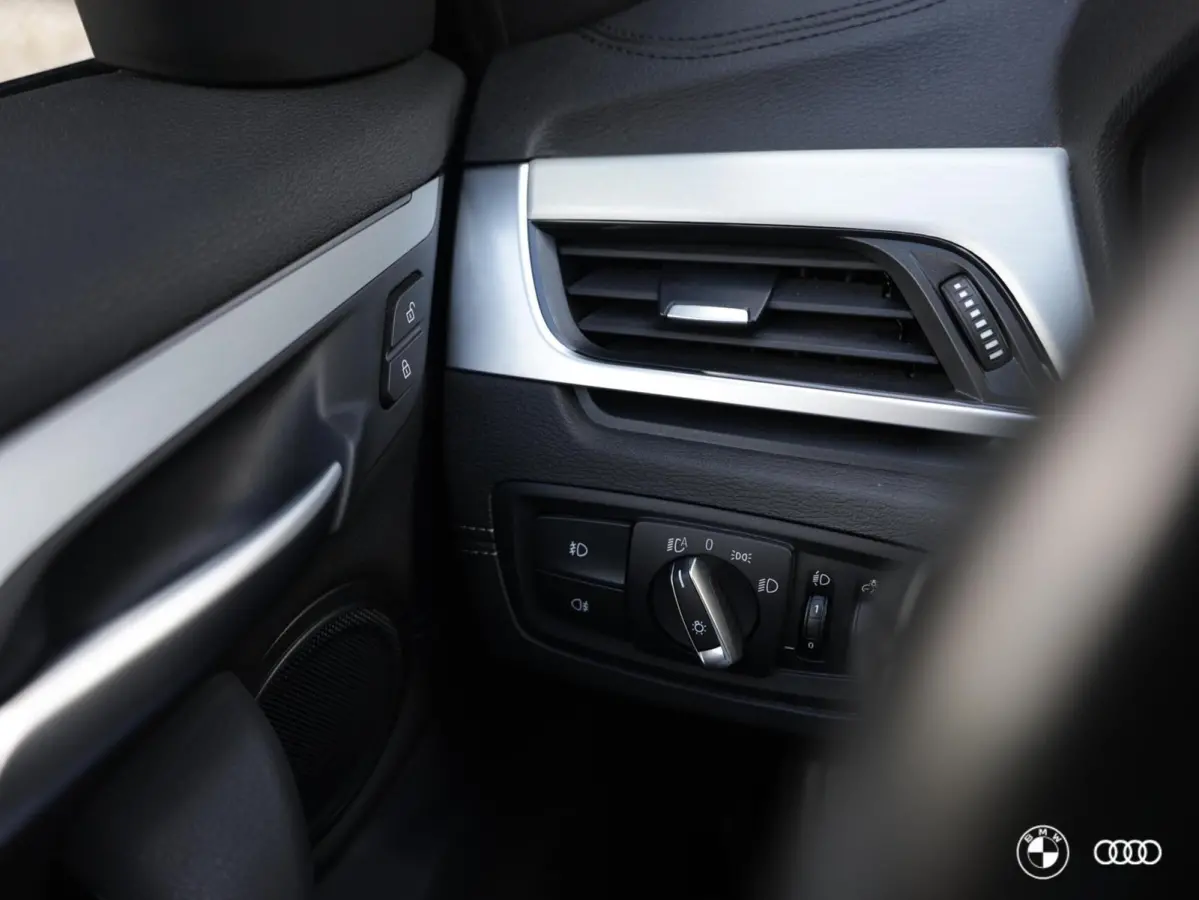 xDr25e M SPORT / PANODAK / ACC / HEADUP / CARPLAY / 19"