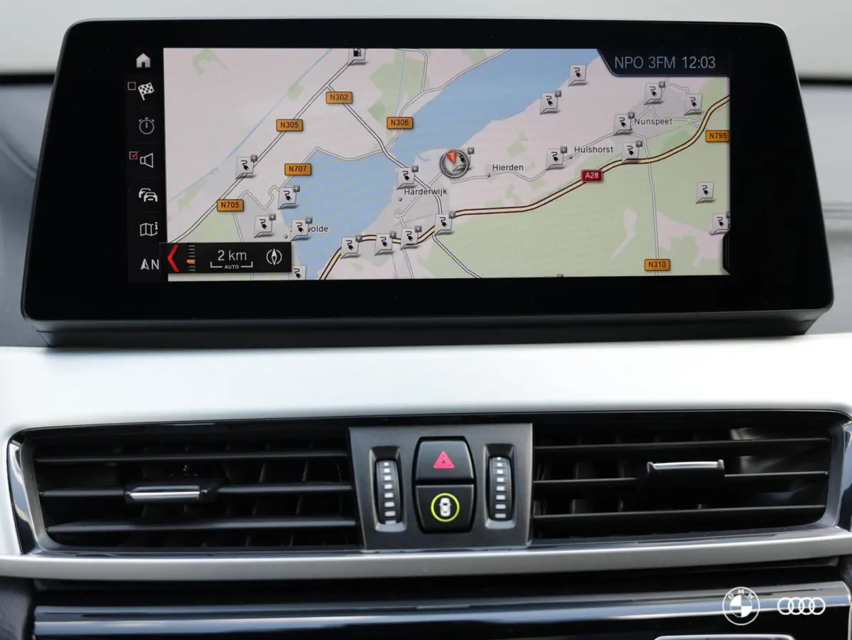 xDr25e M SPORT / PANODAK / ACC / HEADUP / CARPLAY / 19"