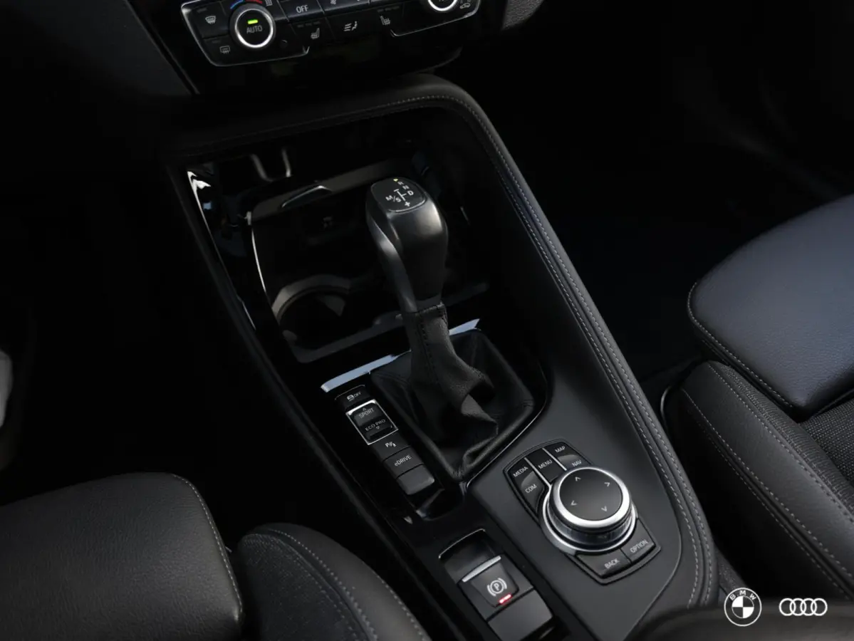 xDr25e M SPORT / PANODAK / ACC / HEADUP / CARPLAY / 19"