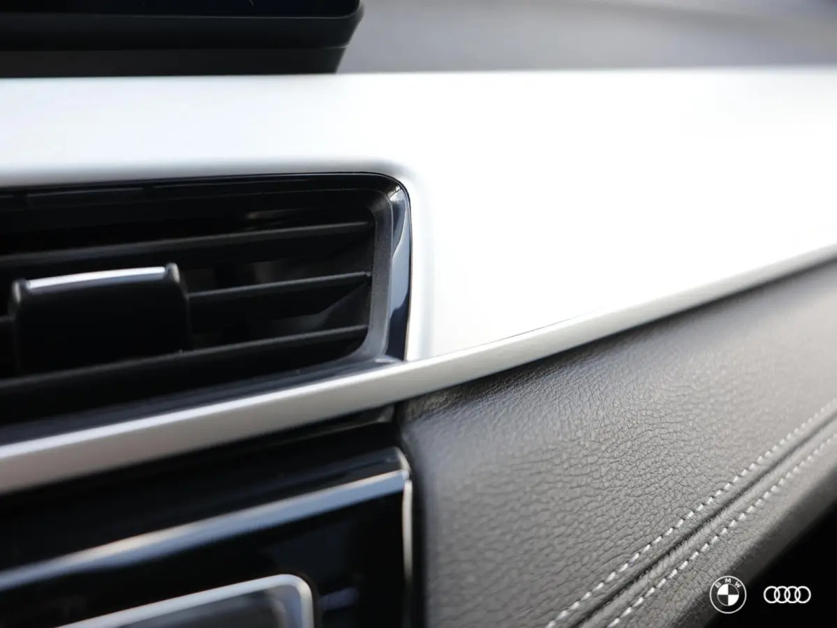 xDr25e M SPORT / PANODAK / ACC / HEADUP / CARPLAY / 19"