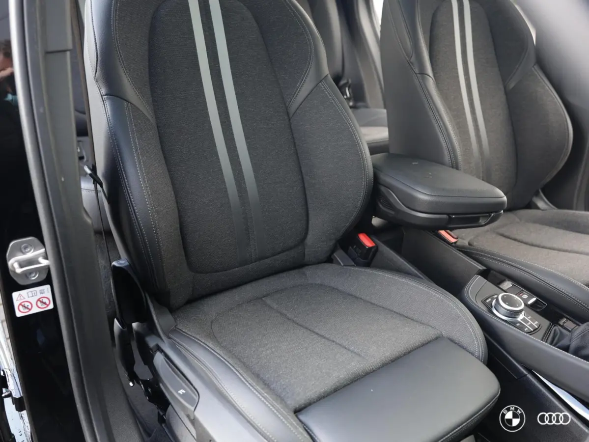 xDr25e M SPORT / PANODAK / ACC / HEADUP / CARPLAY / 19"