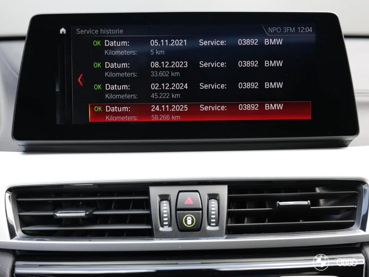xDr25e M SPORT / PANODAK / ACC / HEADUP / CARPLAY / 19"