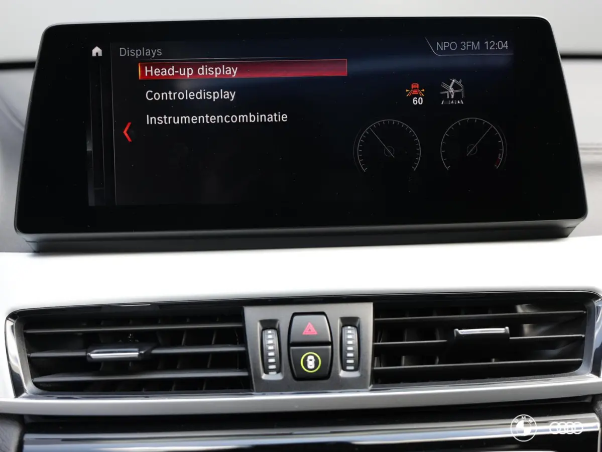 xDr25e M SPORT / PANODAK / ACC / HEADUP / CARPLAY / 19"