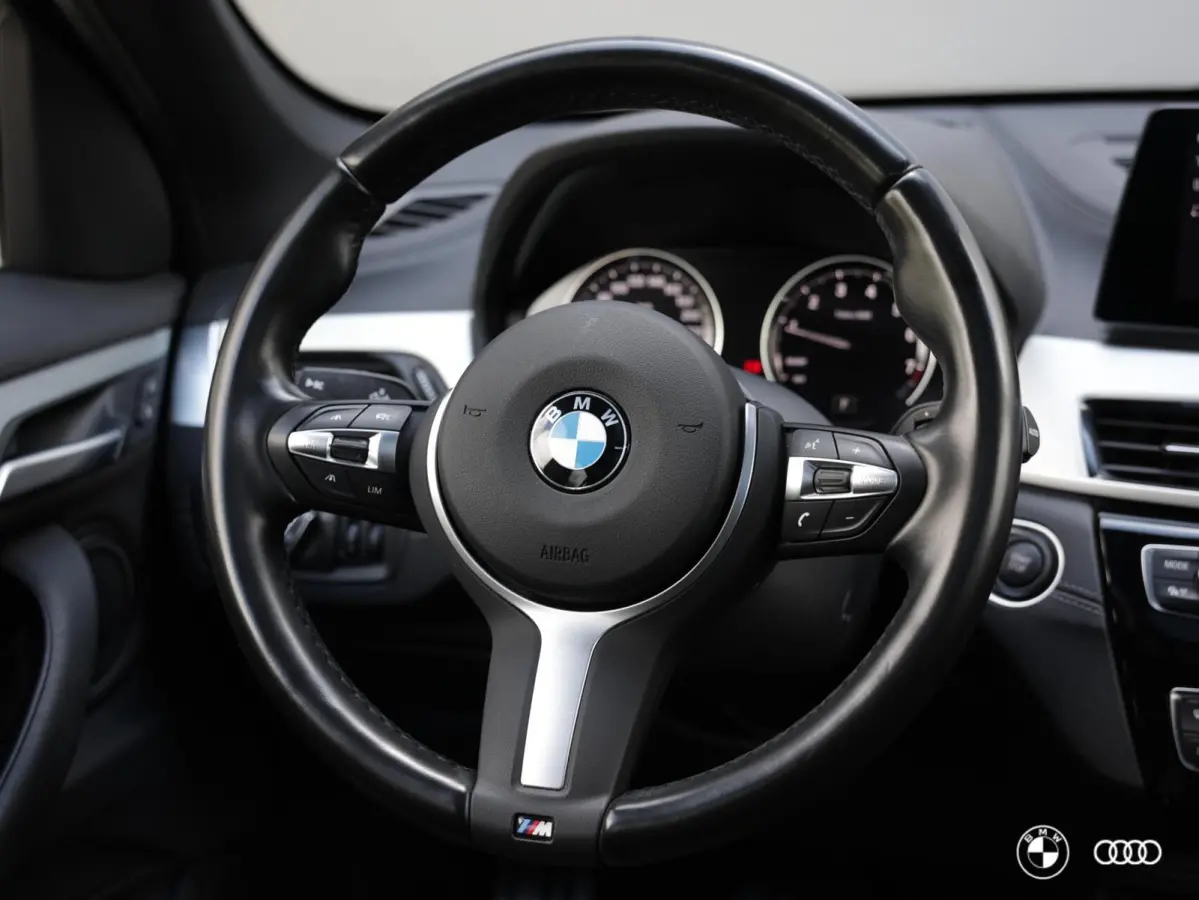 xDr25e M SPORT / PANODAK / ACC / HEADUP / CARPLAY / 19"
