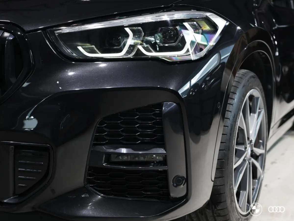 xDr25e M SPORT / PANODAK / ACC / HEADUP / CARPLAY / 19"