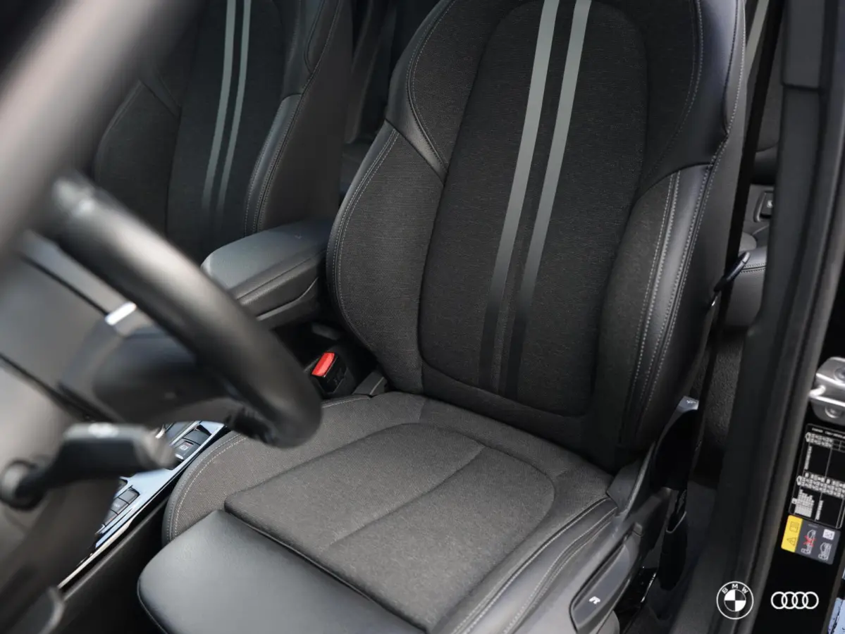 xDr25e M SPORT / PANODAK / ACC / HEADUP / CARPLAY / 19"