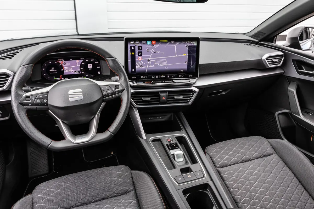 1.5 TSI e-Hybrid 204pk FR Business | Stoel-/ Stuurwielverwarming | 18" Velgen