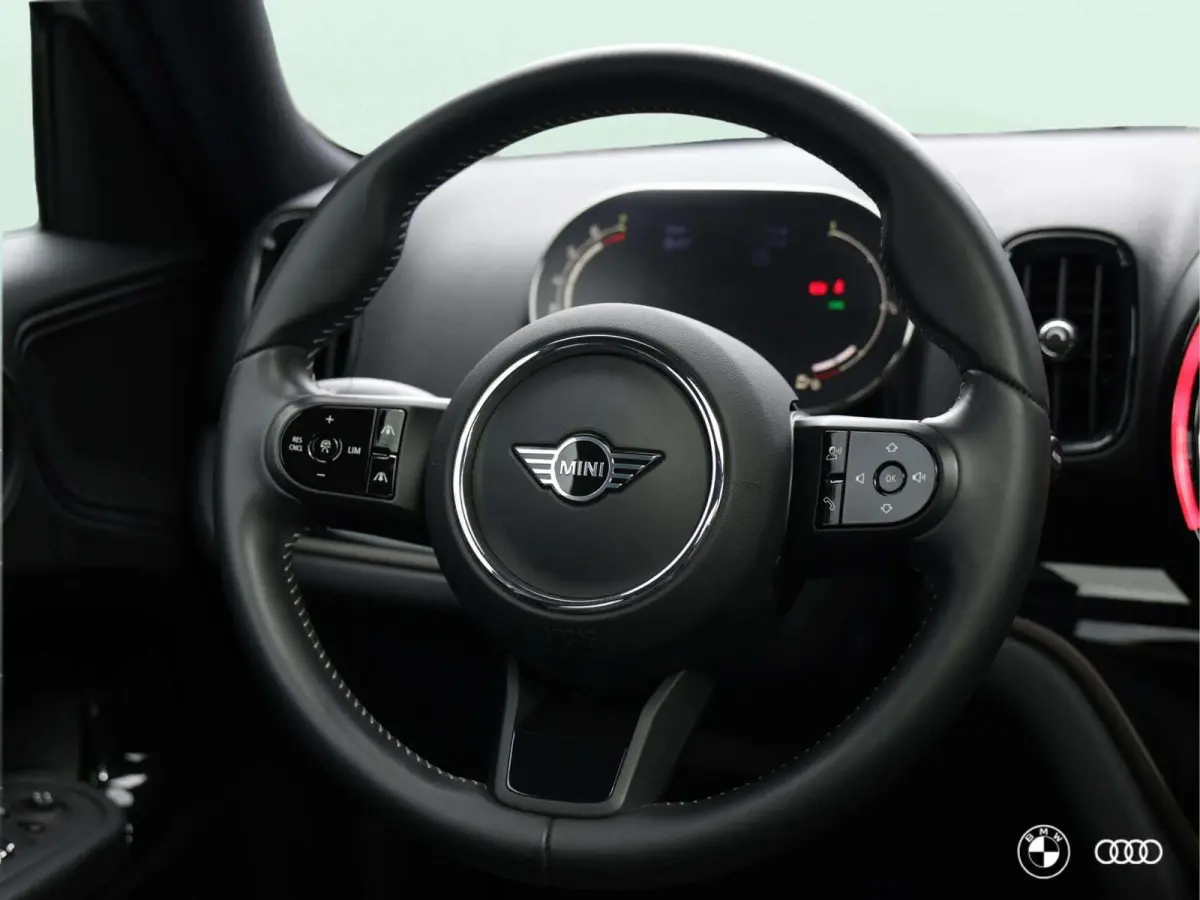 1.5 COOPER YOURS / PANODAK / MEMORY / ACC / LEDER / 17"