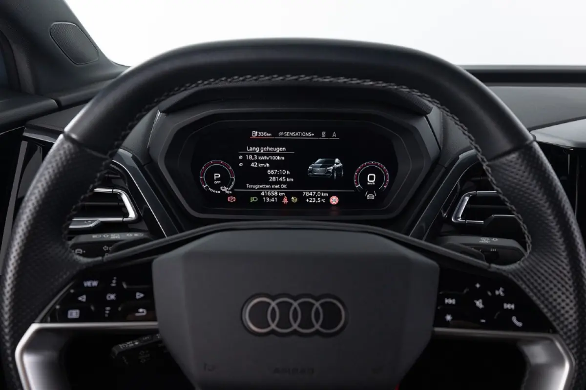 50 quattro S edition 77 kWh | Half LEDER | ECC | NAVI | CAMERA | Stoelverwarming | SOH: 88,8% |