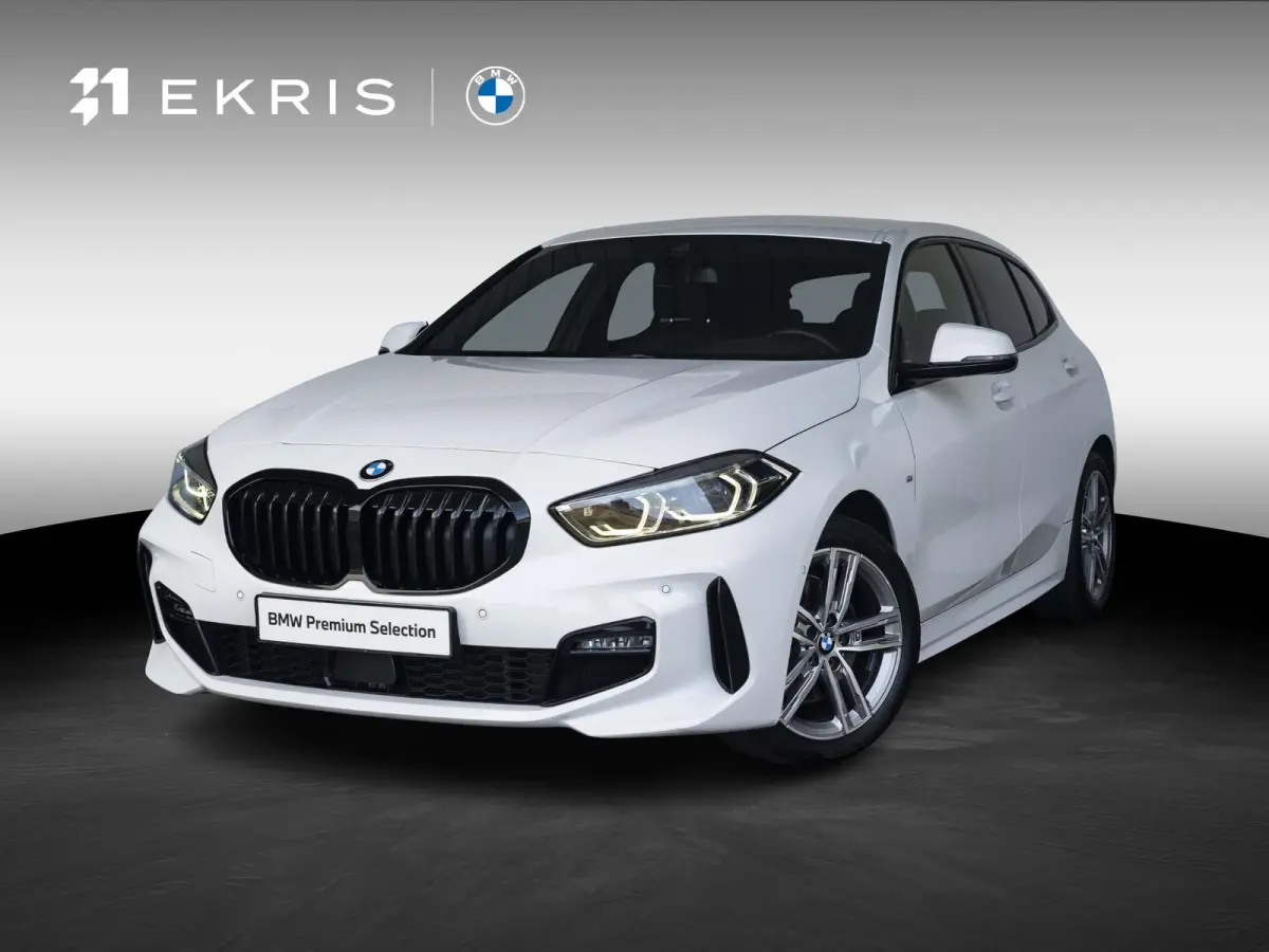 5-deurs 118i | M Sportpakket | Innovation Pack | Comfort Pack | 17 inch | Stuurwielrand verwarmd | Comfort Access | Head Up Display | HiFi | Parking Assistant