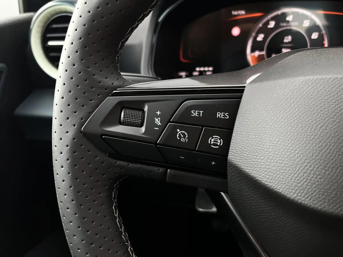 1.0 EcoTSI 95pk Style | Cruise Control | Airco