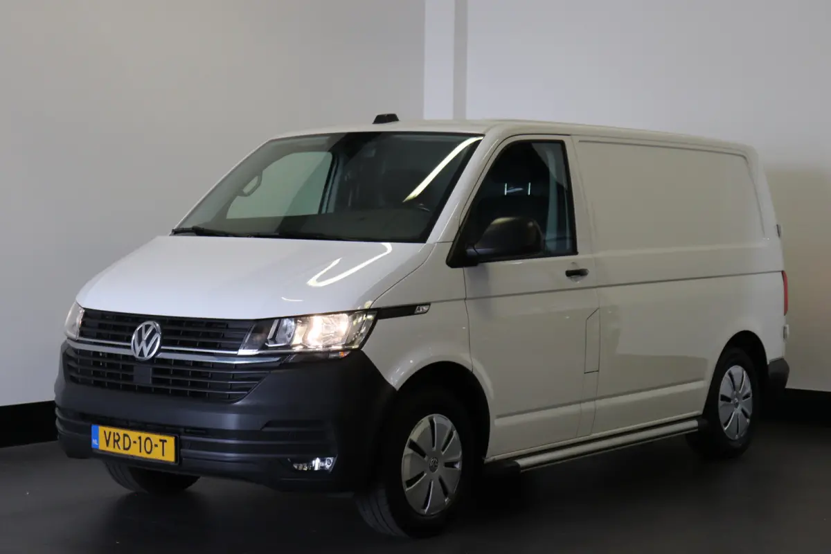 2.0 TDI 150PK EURO 6 - Airco - Cruise - PDC - € 15.900,- Excl.