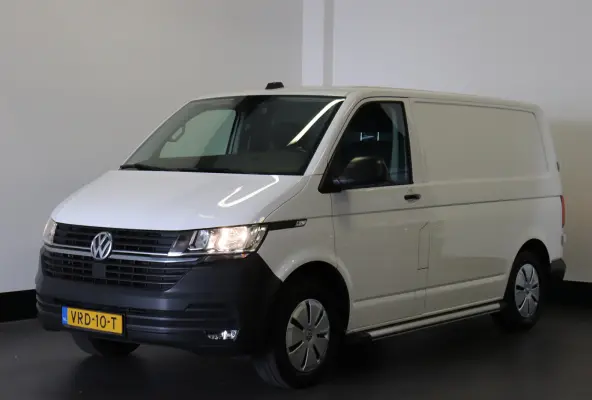 2.0 TDI 150PK EURO 6 - Airco - Cruise - PDC - € 15.900,- Excl.