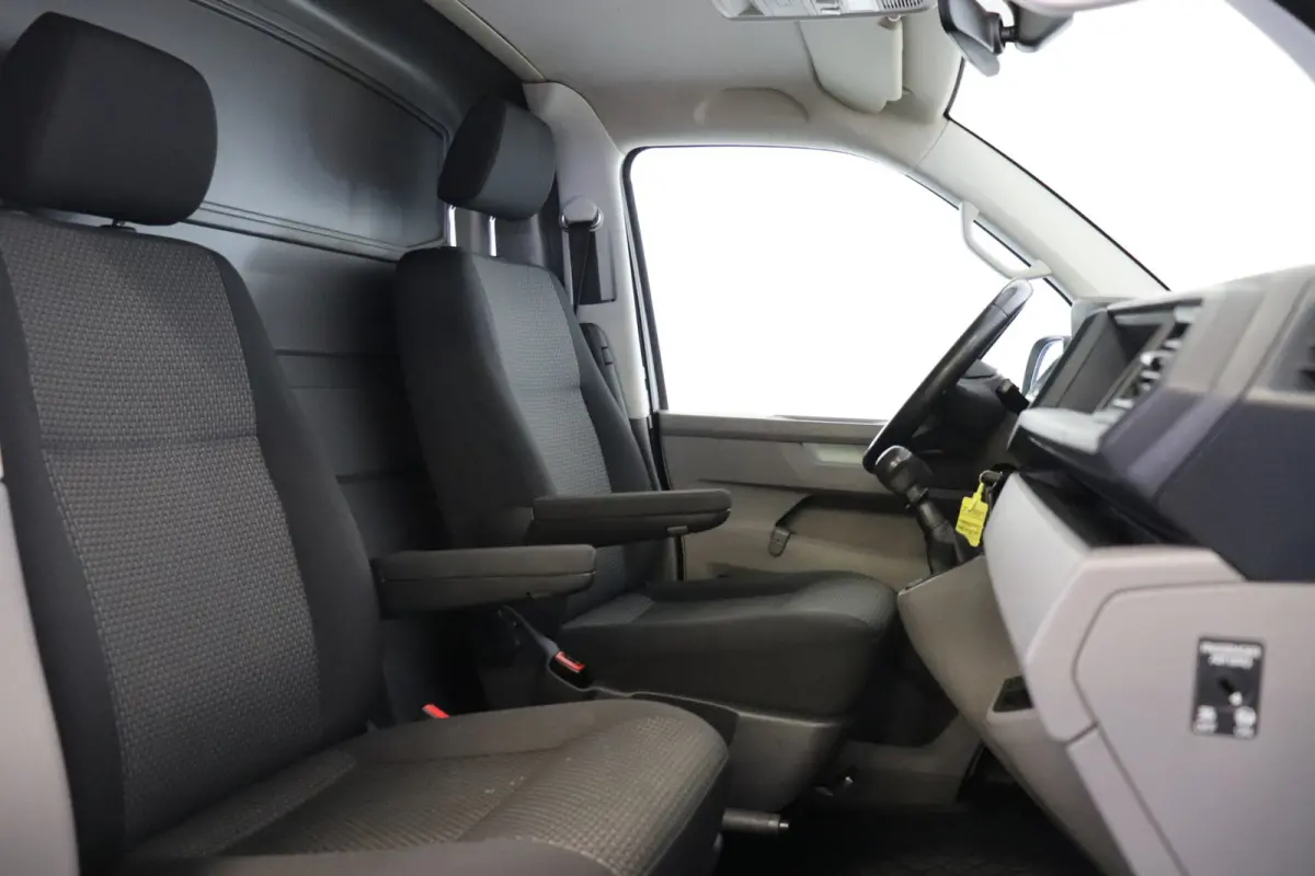 2.0 TDI 150PK EURO 6 - Airco - Cruise - PDC - € 15.900,- Excl.