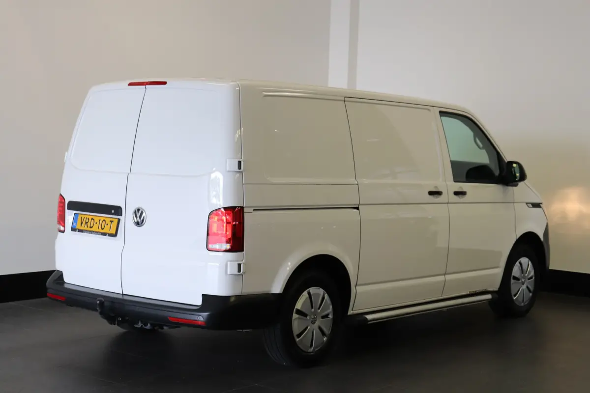 2.0 TDI 150PK EURO 6 - Airco - Cruise - PDC - € 15.900,- Excl.