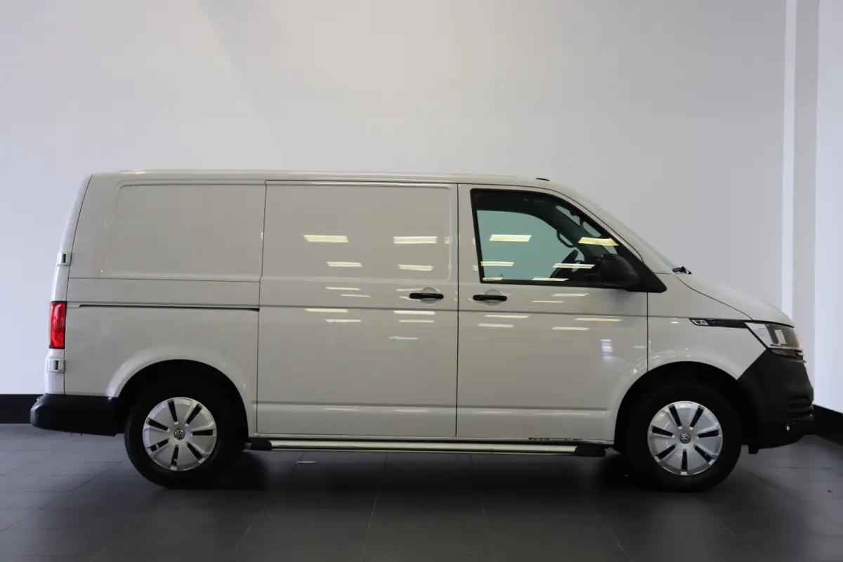 2.0 TDI 150PK EURO 6 - Airco - Cruise - PDC - € 15.900,- Excl.